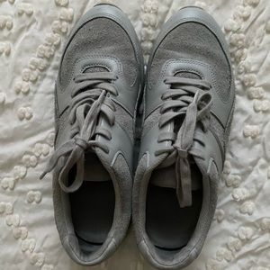 Everlane Womens Tread The Trainer Sneaker Blue